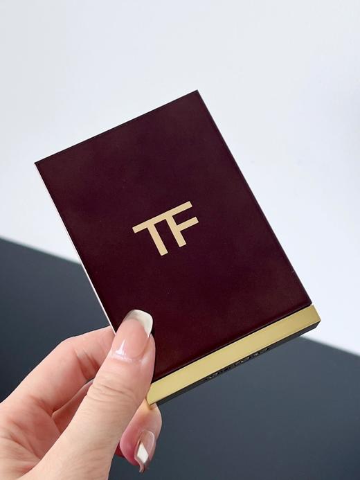 TOM FORD汤姆福特 TF柔焦粉饼 柔雾定妆粉 01 02 冰皮蜜粉饼 全新升级9g干皮挚爱粉饼 商品图2