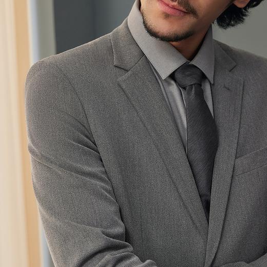 柒牌男装平驳领西装男士2024秋季新款商务绅士暗条纹花纱西服外套	127C70520 商品图2