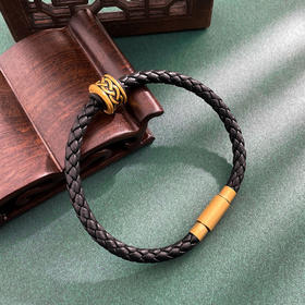 【限时7.5折】【定价黄金】足金 #电黑金 #情侣 3D硬金电黑金力量图文不可调节黑编织皮绳手链成品手串（扣饰材质为合金，绳约5mm）(RFXMB0064-A)预售产品下单后不退款不退货不换货不补差价