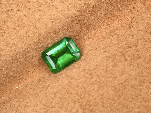 0.83ct 祖母绿裸石 商品图3