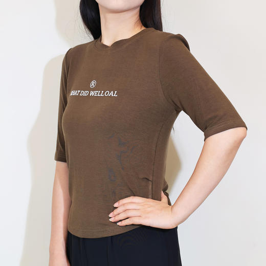 半身缘女装 秋季外穿打底后背破洞小性感中袖T恤243113M01113253 商品图2