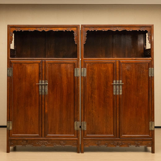 二十世纪 红木券口带围栏万历柜（一对） 商品图0