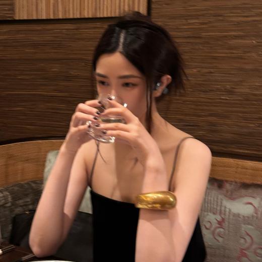 ROMI STUDIO “基础随性” 独立聚拢针织细肩带抹胸背心 431A8092 商品图3