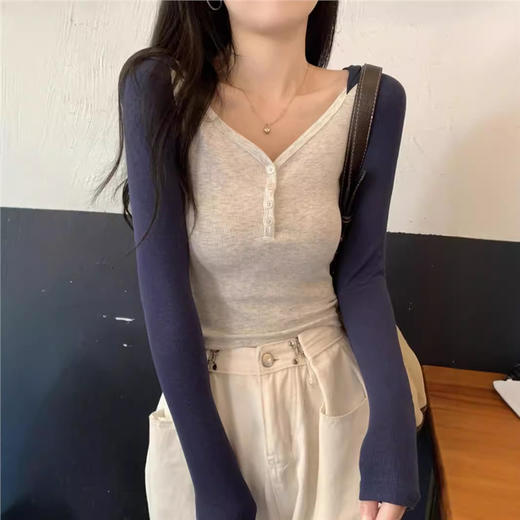 早秋新款【连帽长袖t恤女】修身显瘦 V领辣妹短款打底上衣 插肩袖拼接长袖 商品图3