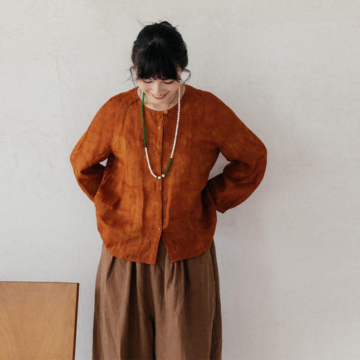 * 绽放旅行女装607朵/早秋新款双色苎麻炒色印花小衫玉石扣长袖衬衫 商品图0