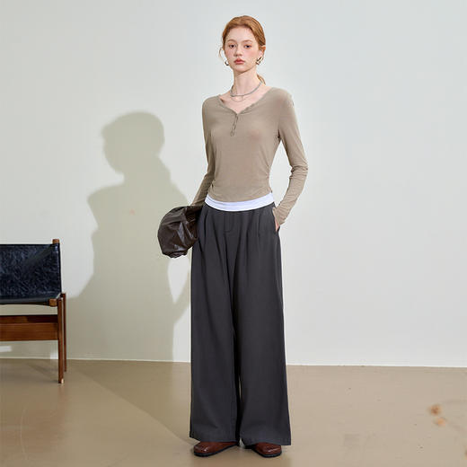 撞色设计感假两件长袖T恤女早春捏褶显瘦修身上衣V3242273 商品图1