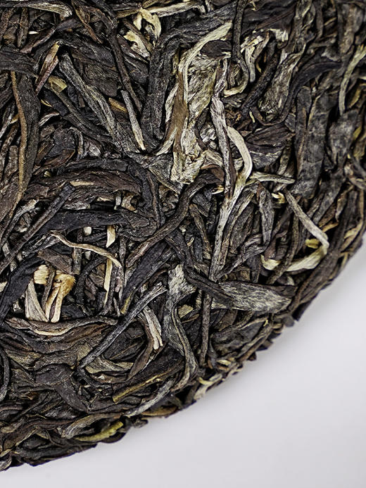 【班章王茶王】2024年勐海班章王茶王树高杆，每一饼班章王茶王树都在诠释味觉的顶级享受，357克/饼 拍5发6 拍20发25 每饼高端铜盒装 商品图5