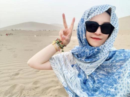 😍😍恨不得焊在身上!!太气质了!!💰69🉐明星同款披肩!!还配手提礼袋✅2种尺寸，13个款式👍 商品图3