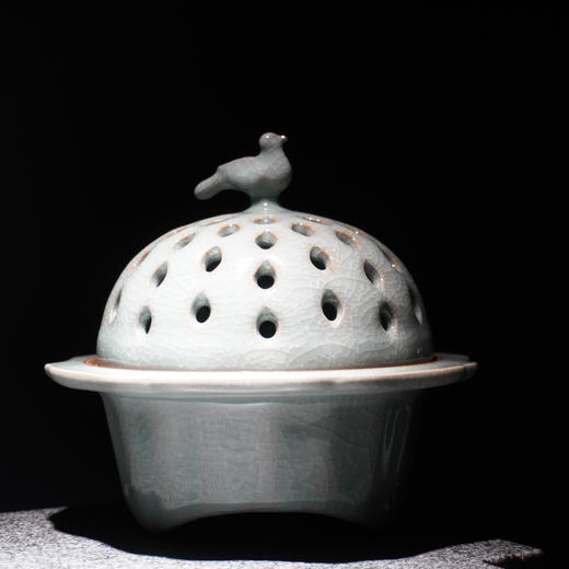 龙泉青瓷·飞鸟熏炉 商品图3