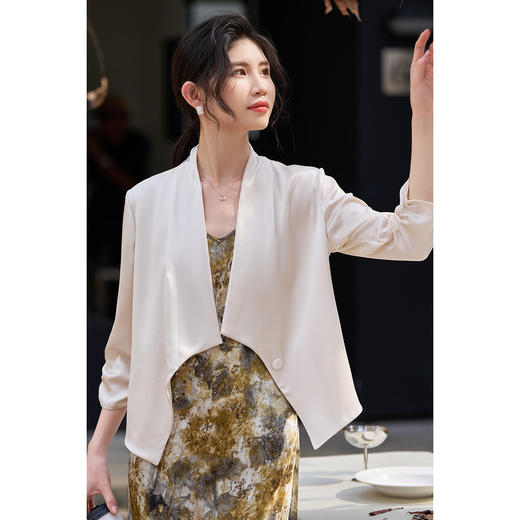 米思阳2026春季新款高级感通勤醋酸短外套外搭小个子上衣女3257 商品图1