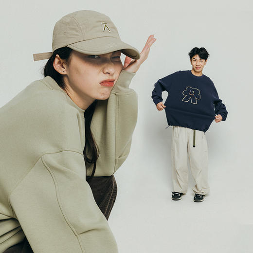 【十一破价福利】ACMEITEM爱棵米 亲子户外空气层卫衣圆领宽松微弹运动上衣男女GAF3310060E 商品图2