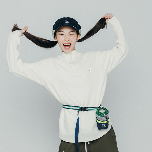 【十一破价福利】ACMEITEM爱棵米 户外女士抓绒卫衣连帽宽松柔软抽绳运动上衣女款GAF3340065E 商品图2