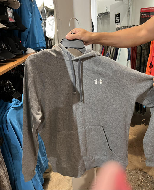 好折！Under Armour UA男款薄绒插兜帽衫 三色只要¥380直邮到手 商品图2