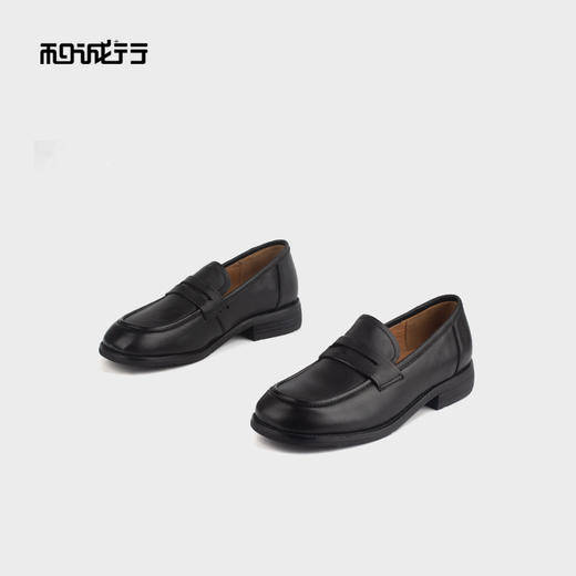 和诚行 2024秋冬新款英伦风一脚蹬复古小皮鞋女百搭乐福鞋1200030 商品图3