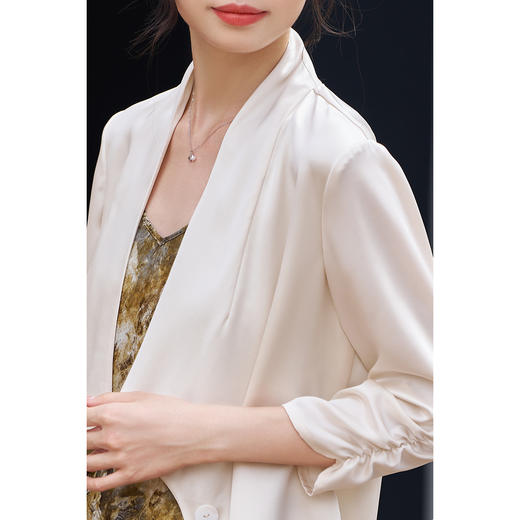 米思阳2026春季新款高级感通勤醋酸短外套外搭小个子上衣女3257 商品图4