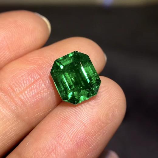 3.28ct 祖母绿裸石 商品图3