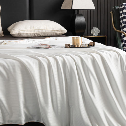 【多妈团购 纯捡漏100%蚕丝被子】出口欧洲KOKVK蚕丝被 100%蚕丝填充 又轻又软又蓬松 软糯亲肤~合作品牌（南通智锦） 工厂直发 商品图0