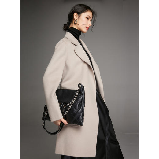 棉仓347666012-水波纹一手长羊毛大衣女含羊绒 23冬季直筒翻驳领双面呢外套 商品图0