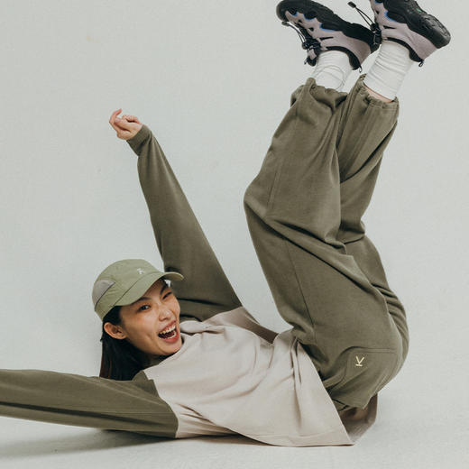 【品牌直发】ACMEITEM爱棵米 户外女士抓绒长裤宽松弹力柔软运动长裤子女款GAF2021451G 商品图1