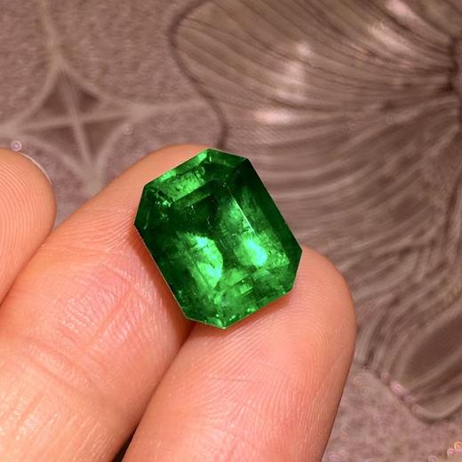 5.61ct 祖母绿裸石 商品图3