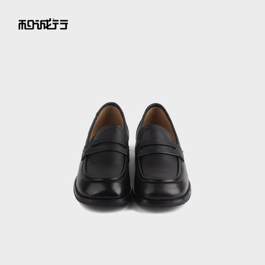 和诚行 2024秋冬新款英伦风一脚蹬复古小皮鞋女百搭乐福鞋1200030 商品图2