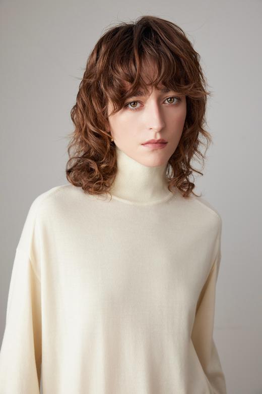 COCO ZONE高领纯色毛织上衣背后小三角装饰针织衫23C50063 商品图8