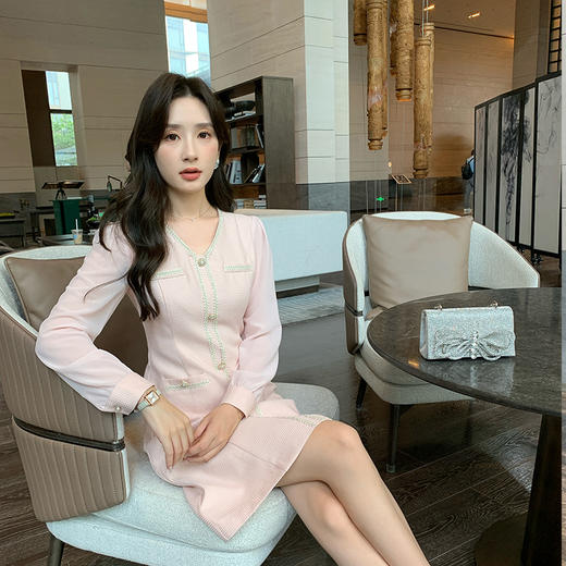 奢姿2025年春季新款大码女装拼接织带V领裙子胖妹妹小香风连衣裙9943826471 商品图4