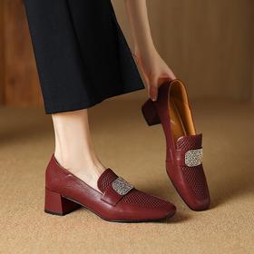 【预售5天】复古真皮方扣粗跟中口单鞋女春秋新款方头高跟镂空洞洞款乐福鞋DPJ&2911