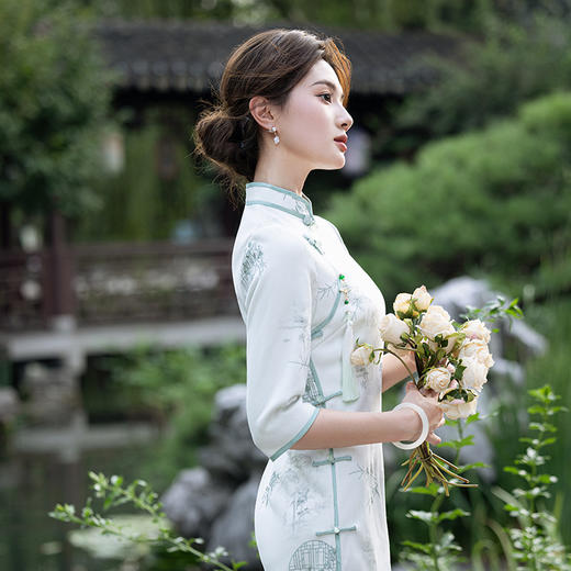 2024秋冬新款七分袖长款显瘦气质重工麂皮绒绣花旗袍MLS6973 商品图2