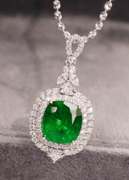3.2ct 祖母绿吊坠 商品图3