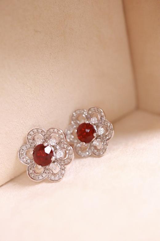 1.36ct 红宝石耳钉 商品图1