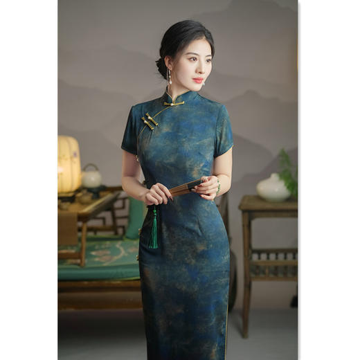 2024秋季新款改良新中式老上海复古中国风仿醋酸长款短袖旗袍SYK66633 商品图2