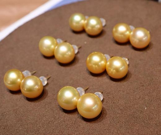 D519036 天然南洋金珍珠耳钉 18k金耳针款，珠子近圆顶级珠光表皮非常细腻光滑，完美度也高，关键这种形状上耳特别服贴 大小12-13mm 特价🉐2380/对 商品图2