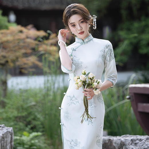 2024秋冬新款七分袖长款显瘦气质重工麂皮绒绣花旗袍MLS6973 商品图0