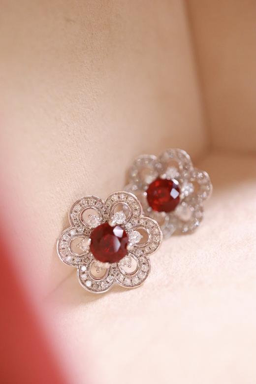 1.36ct 红宝石耳钉 商品图2