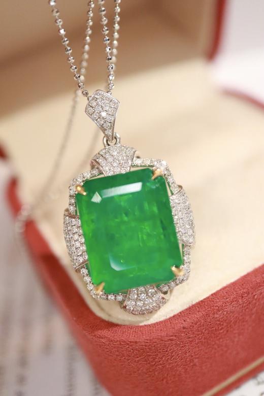 12.7ct 祖母绿吊坠 商品图6