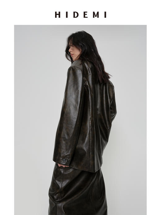 HIDEMI 【吴千语同款】甄选复古水洗擦色感环保蛋白皮工装感立体大口袋西装外套皮衣 商品图8