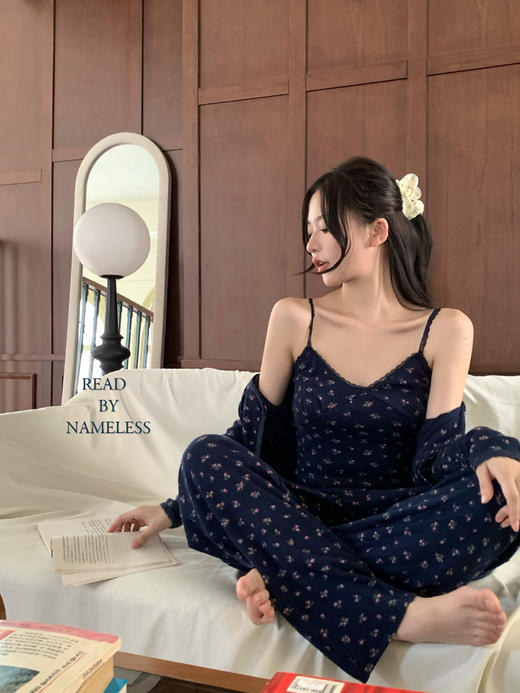 Read Nameless /韩国小碎花睡衣4件套 藏青色 可外穿 商品图8