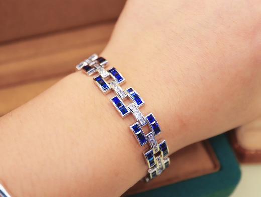 523118 皇家蓝蓝宝石手链 石重：11.3ct，总重：25.49g，白蓝宝：2.7ct/63颗 18K白金，真金真钻石 超值价：25780 商品图4