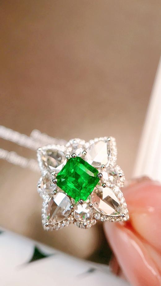 0.71ct 祖母绿戒指 商品图1