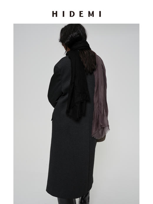 HIDEMI 甄选可再生纤维斜纹复古感v领宽肩大廓形厚款高织高克重长款西装西服大衣 商品图4