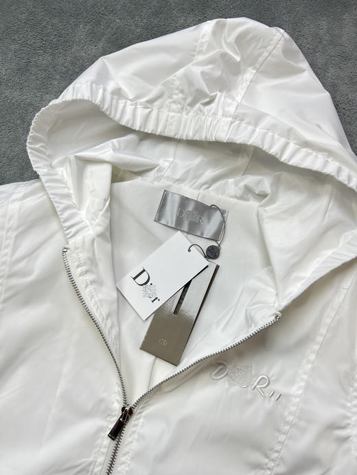 CD 2024秋季新款 宽松双层胸前刺绣小标高端帖皮绣 休闲连帽风衣外套 男女同款 特惠 Z-11919 商品图5