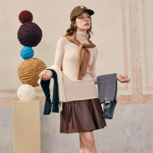 两三事 生巧奶咖 2024秋季新款百搭多色高领打底衫女针织衫 商品图1