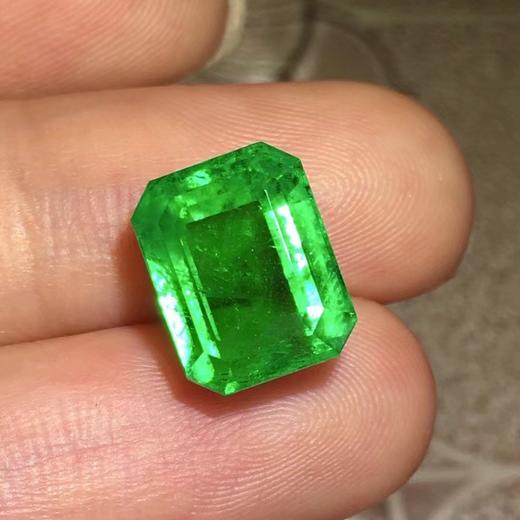7.37ct 祖母绿裸石 商品图1
