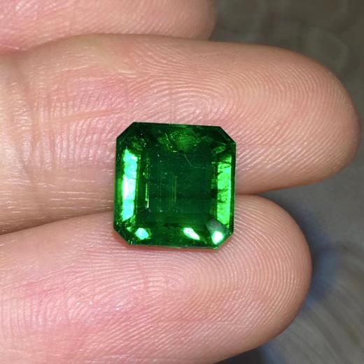 2.77ct 祖母绿裸石 商品图3