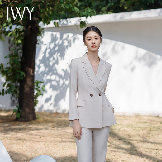 IWY/秋款杏色长款职业西服微喇裤套装通勤干练修身显瘦两件套正装C12312+P32312 商品图4