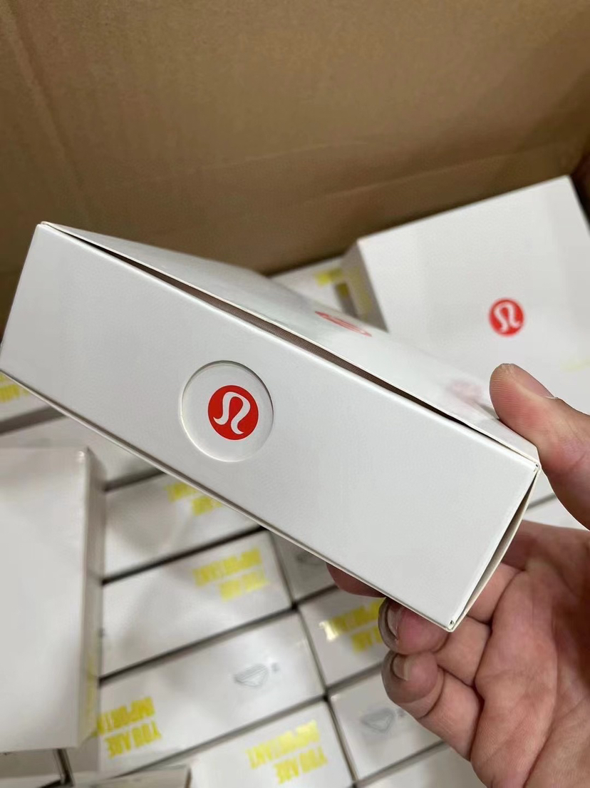 好穿到飞起！一盒4条装！lulu*代工厂订单，桑蚕丝内档 高弹舒适亲肤感无痕内裤～自留的！数量不多，超级舒服！～