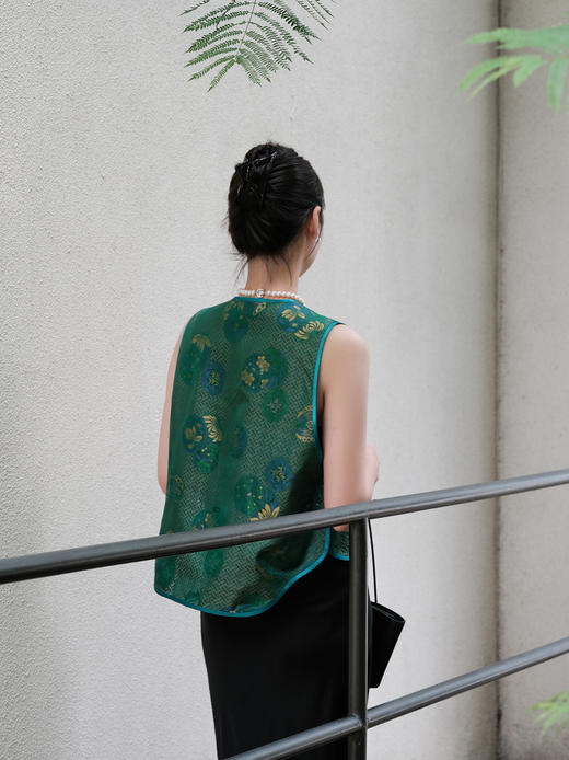 盛唐牡丹 |真丝异色罗祖母绿一粒扣马甲 商品图1