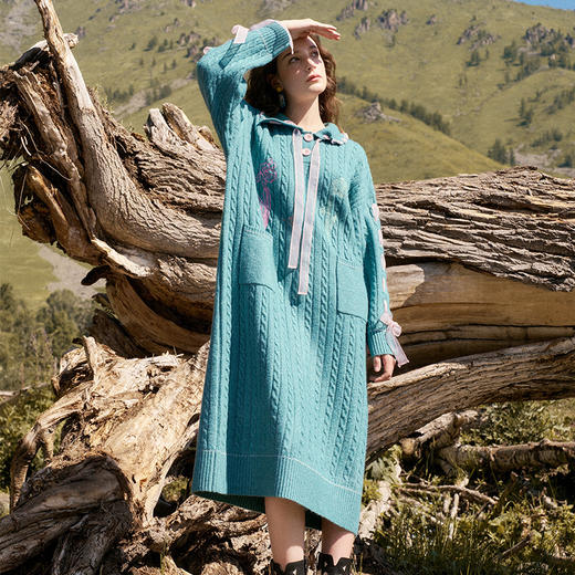 两三事梵高文艺青空粉梦2024秋新款甜美绣花丝带绑带毛衣裙连衣裙 商品图1