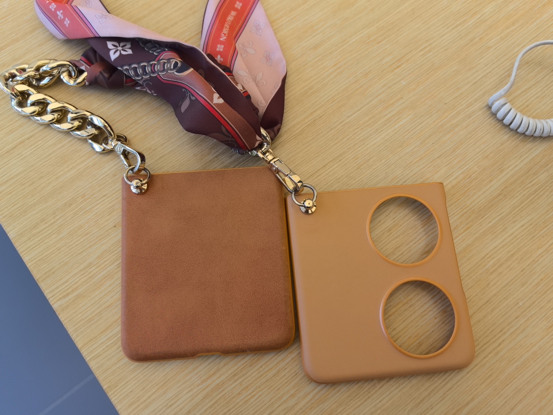 :华为 Pocket2 丝巾皮革保护壳